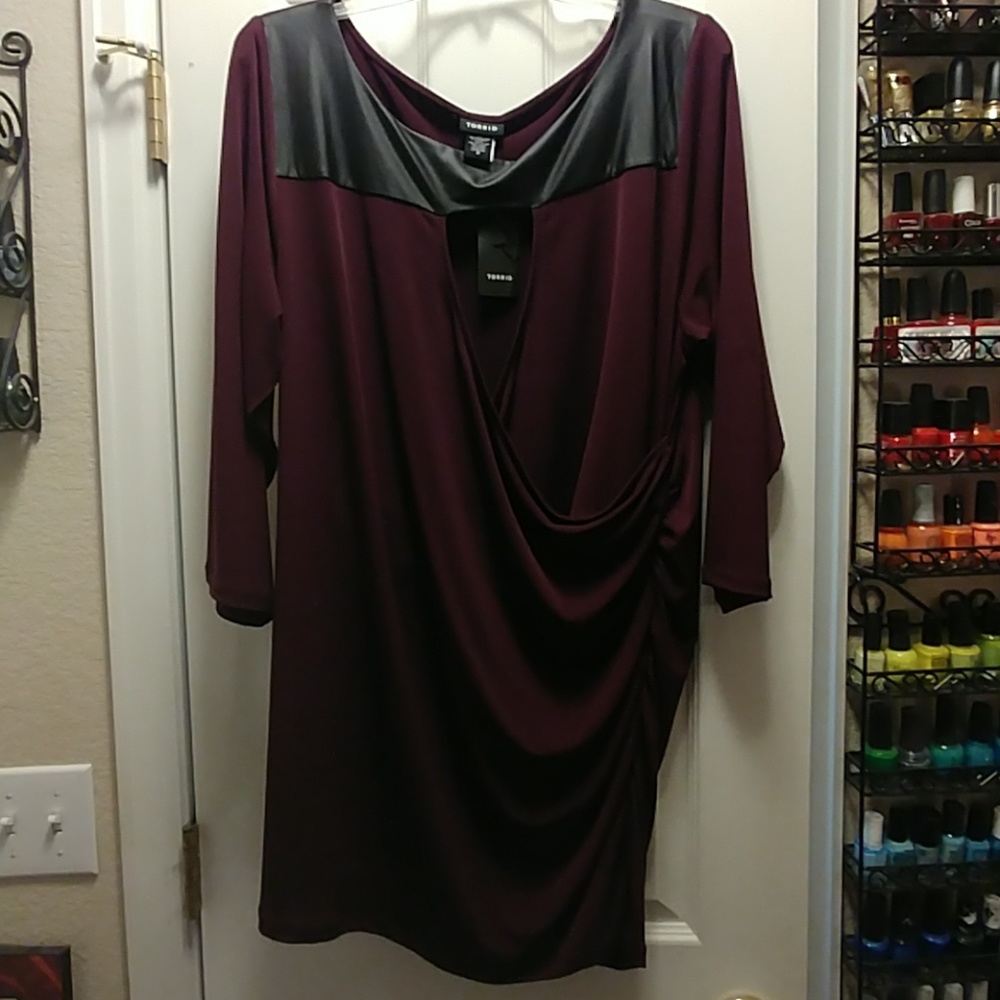 Burgundy 3/4 sleeve top